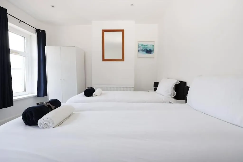 Dom wakacyjny The Cozy Home Free Parking Minutes From Centre Cardiff Wielka Brytania